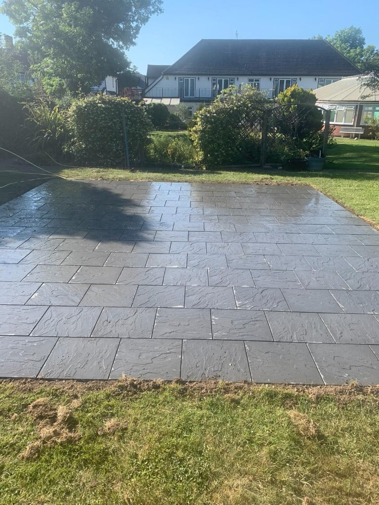 Charcoal paving patio Hornchurch