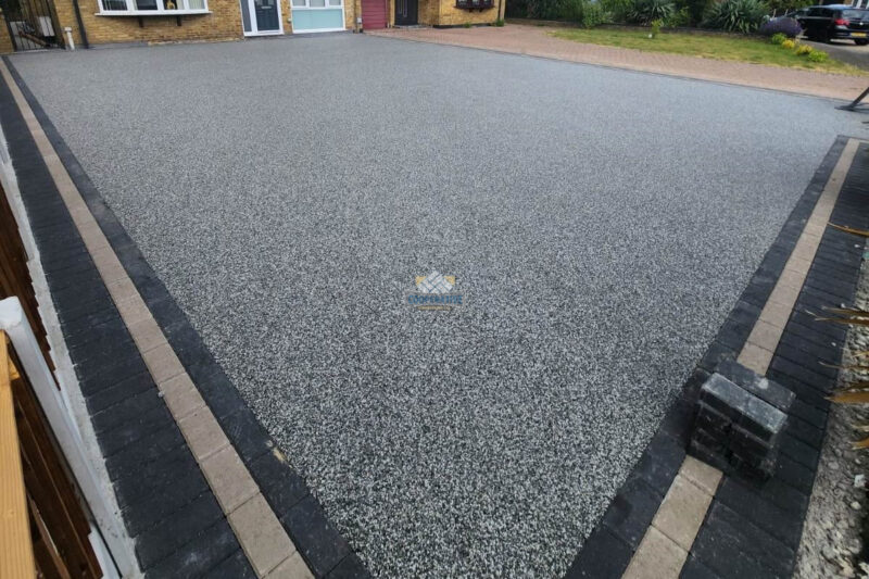 Grey Resin Bound Driveway with Charcoal Edge in Rayleigh, Essex