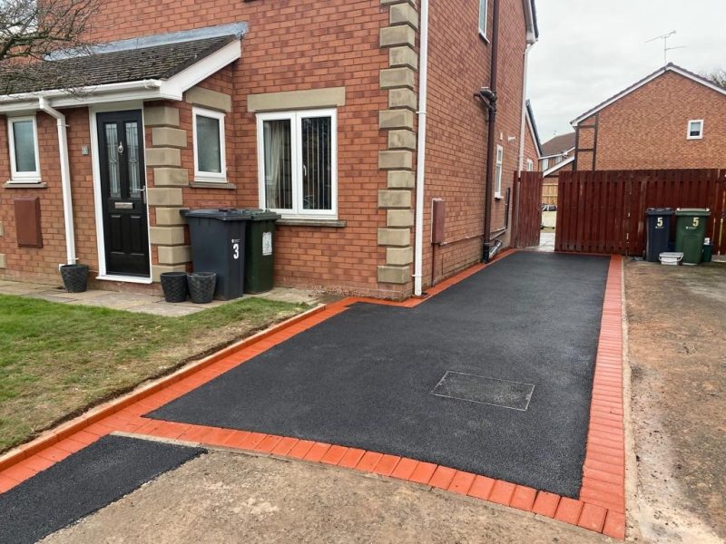 Tarmac driveway installation in